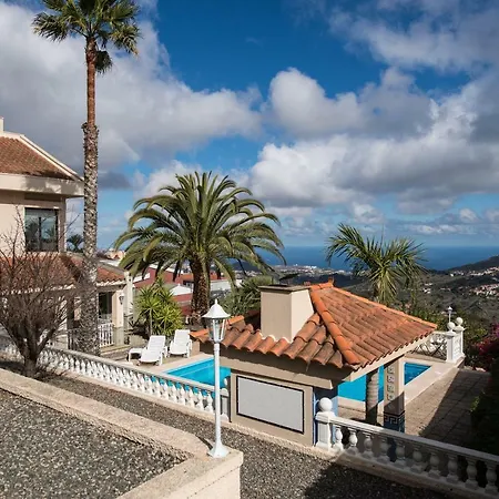 Teresita High Views With Private Pool Villa